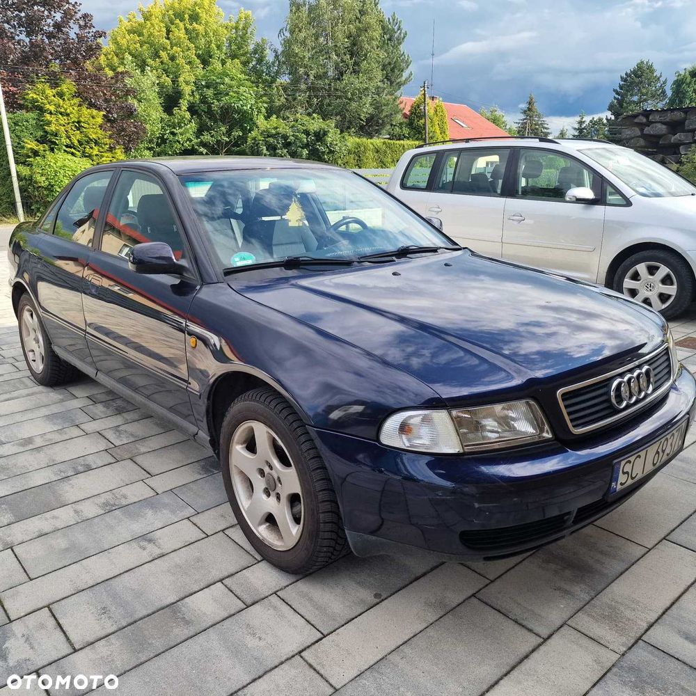 Audi A4 Limousine - 1