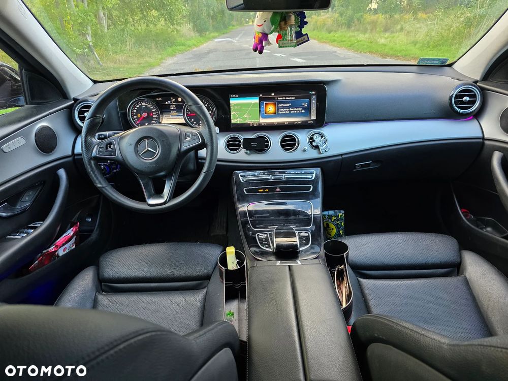 Mercedes-Benz Klasa E 200 d T 9G-TRONIC AMG Line - 25