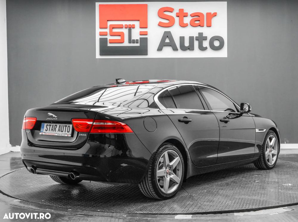 Jaguar XE 20t RWD Portfolio - 7