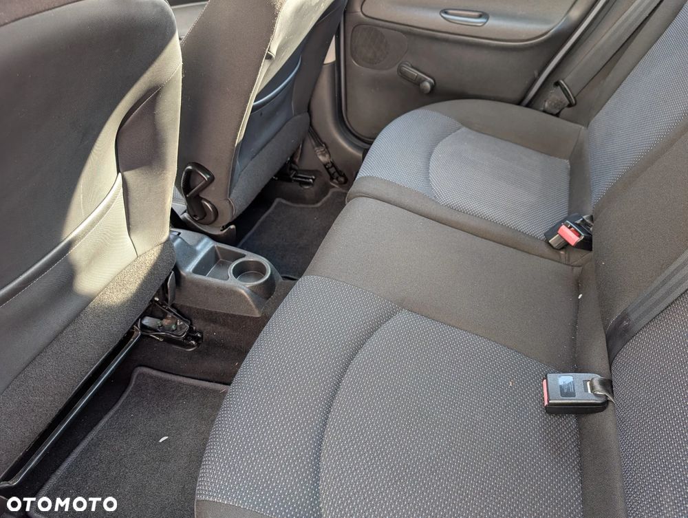 Peugeot 206 plus - 26