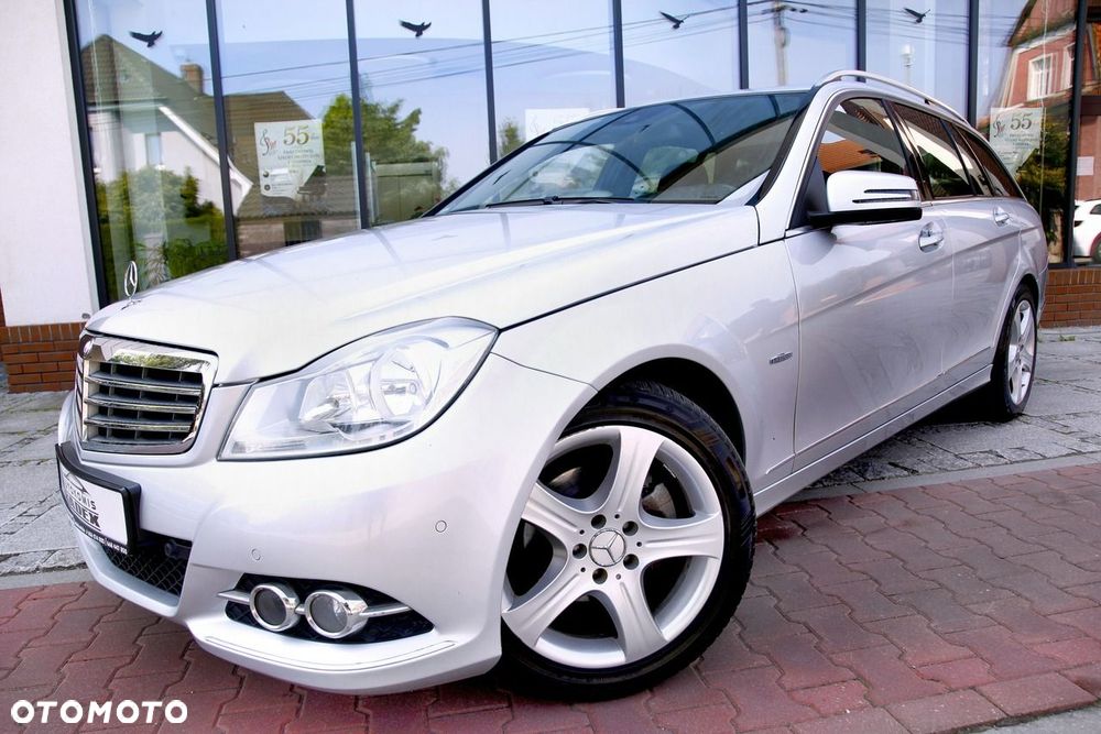 Mercedes-Benz Klasa C 180 BlueEFFICIENCY 7G-TRONIC Elegance - 22