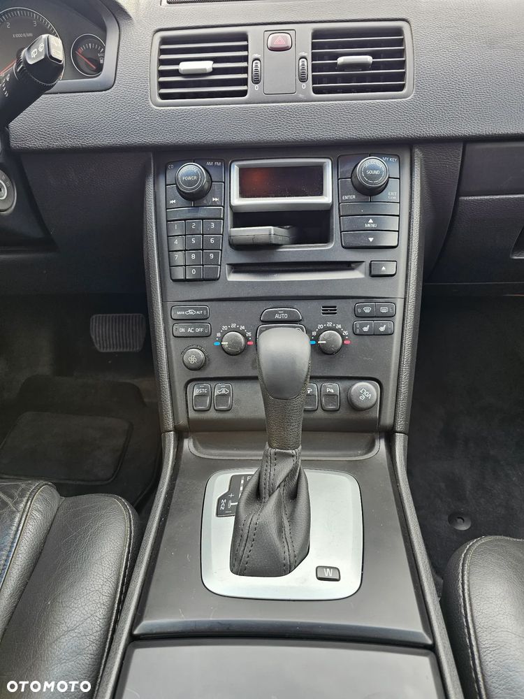 Volvo XC 90 2.4D Momentum - 17