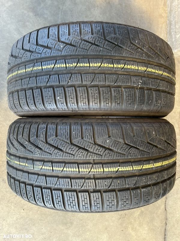 vând 2 anvelope 255/45/19 Pirelli de iarnă foarte bune - 1