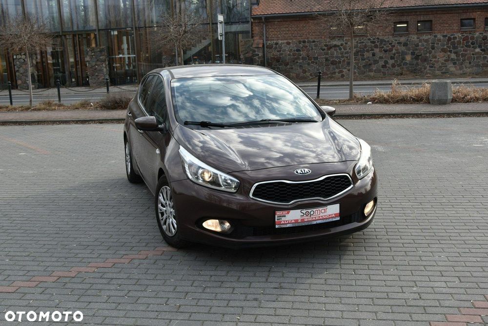Kia Ceed - 14