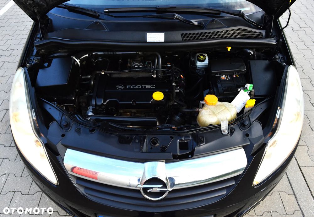 Opel Corsa 1.4 16V Cosmo - 36