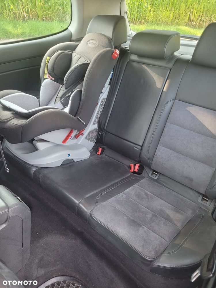 Volkswagen Golf - 8