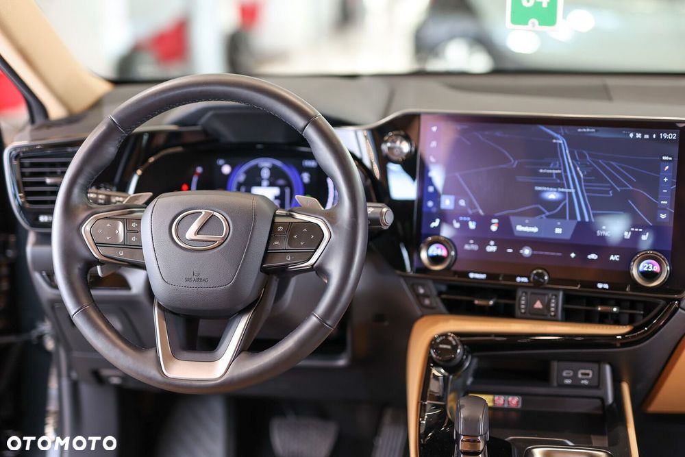 Lexus NX 350h Omotenashi AWD - 37