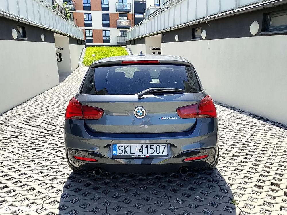 BMW 1M - 5