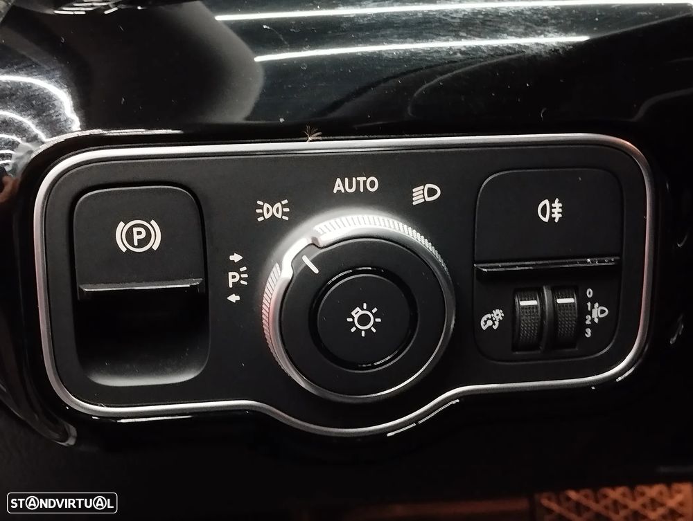 Mercedes-Benz A 200 Limousine d - 17