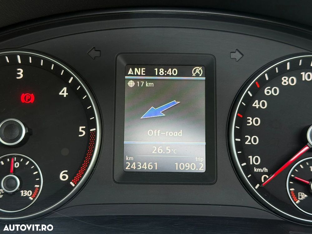 Volkswagen Touran 1.6 TDI DPF BlueMotion Technology Highline - 22