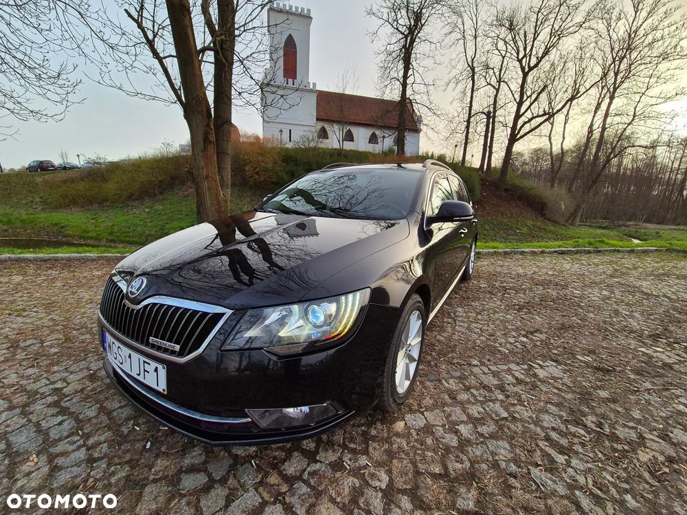 Skoda Superb 1.6 TDI GreenLine - 11