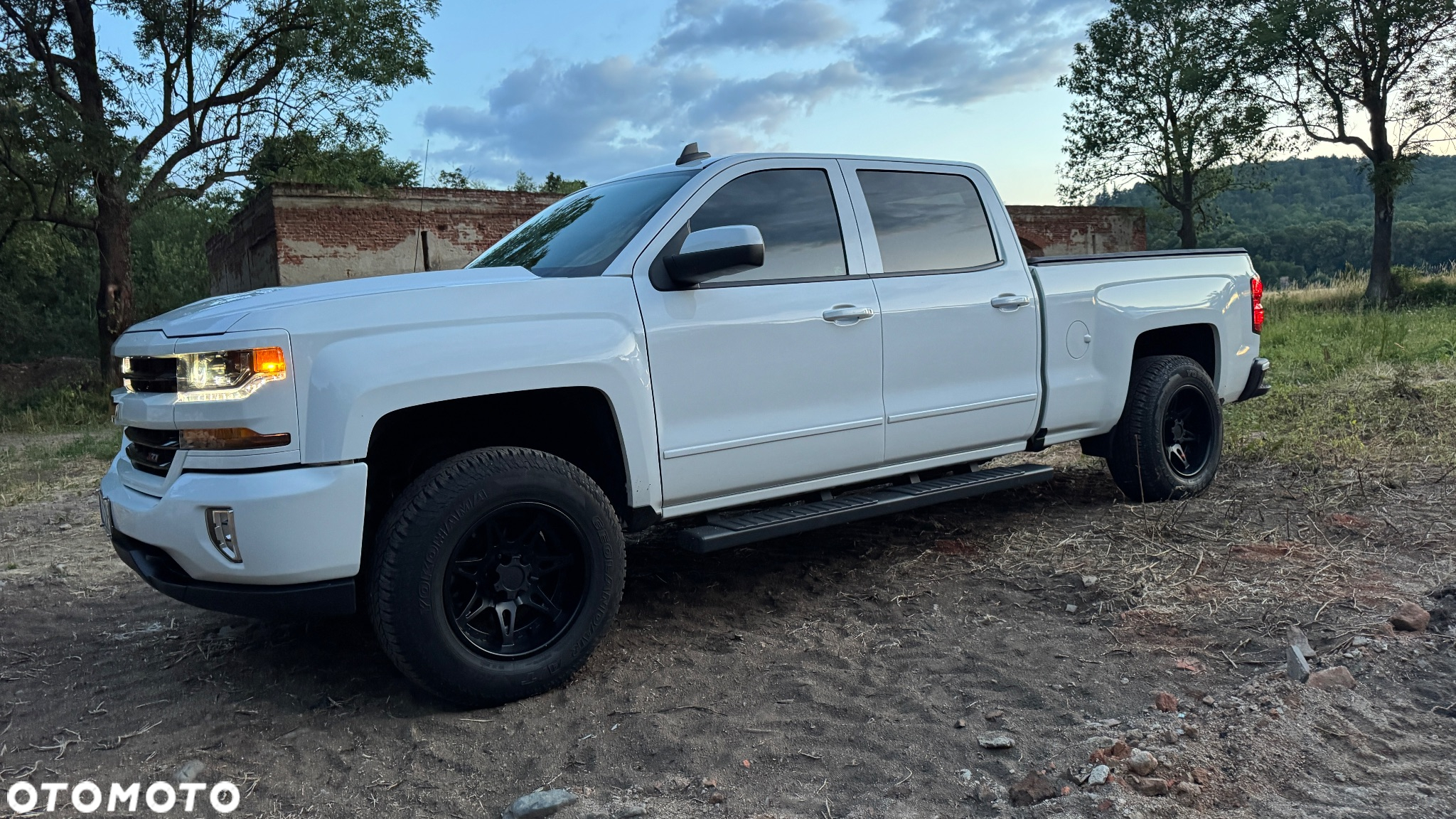 Chevrolet Silverado - 3