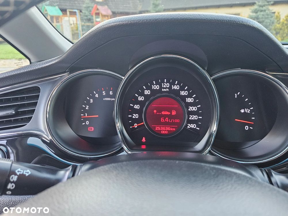 Kia Ceed 1.6 CRDi 136 ISG Dream-Team Edition - 35