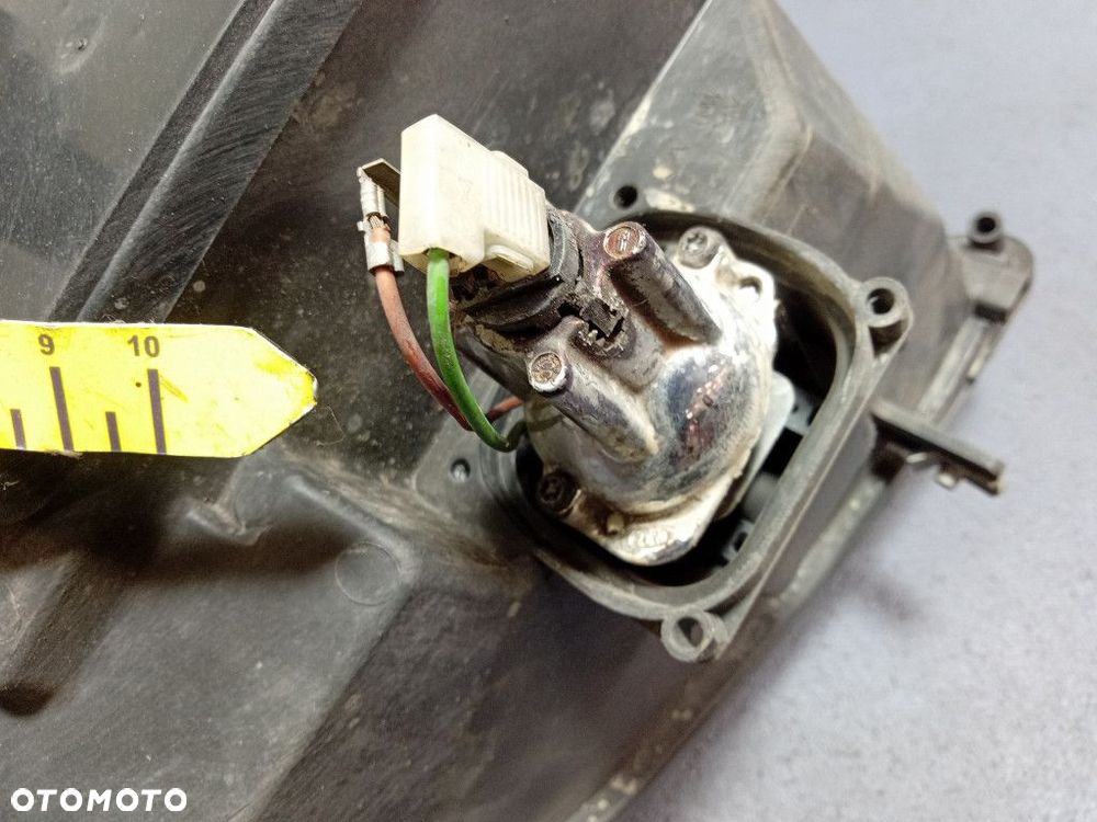 BMW 3 E90 E91 REFLEKTOR LEWY LAMPA EU  7202581 - 6