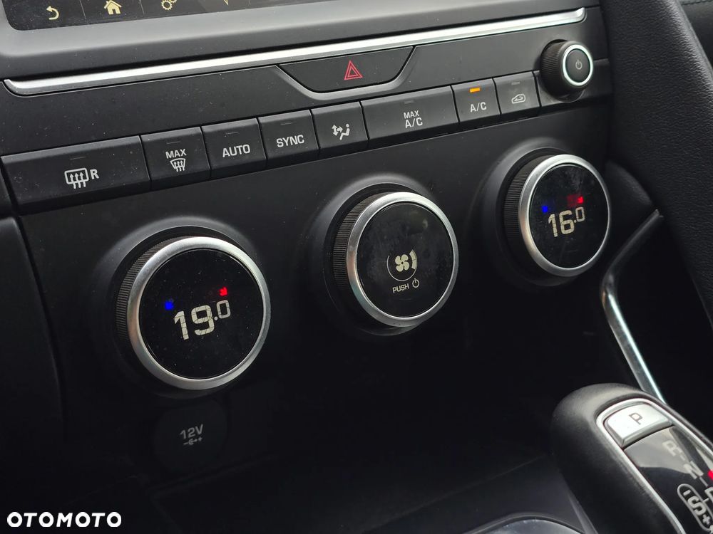 Jaguar E-Pace D150 AWD HSE - 29