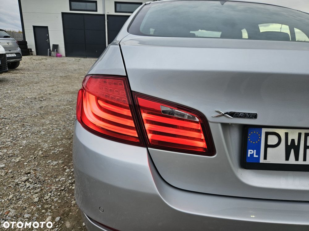 BMW Seria 5 528i xDrive Luxury Line - 25
