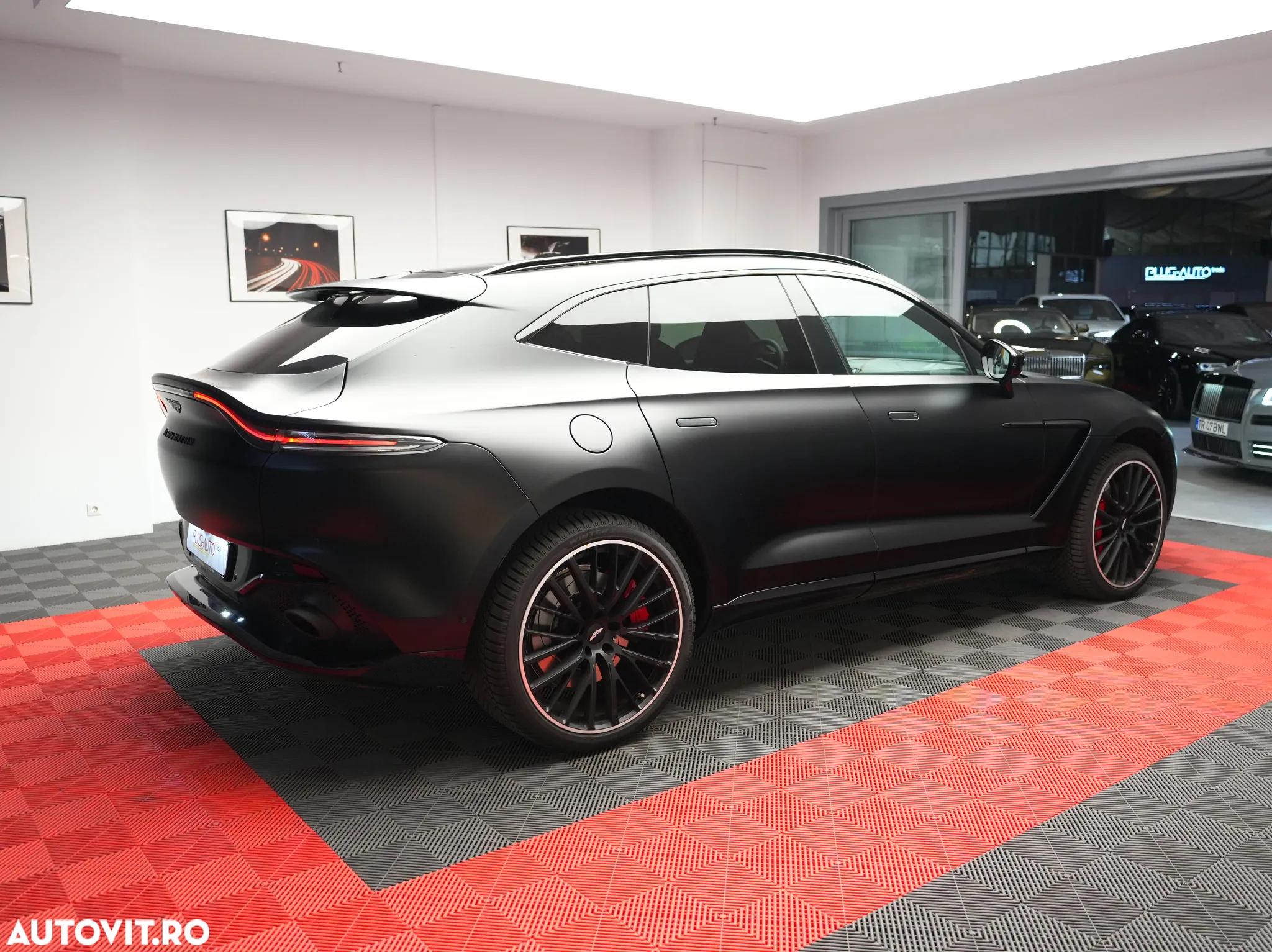 Aston Martin DBX Standard - 3