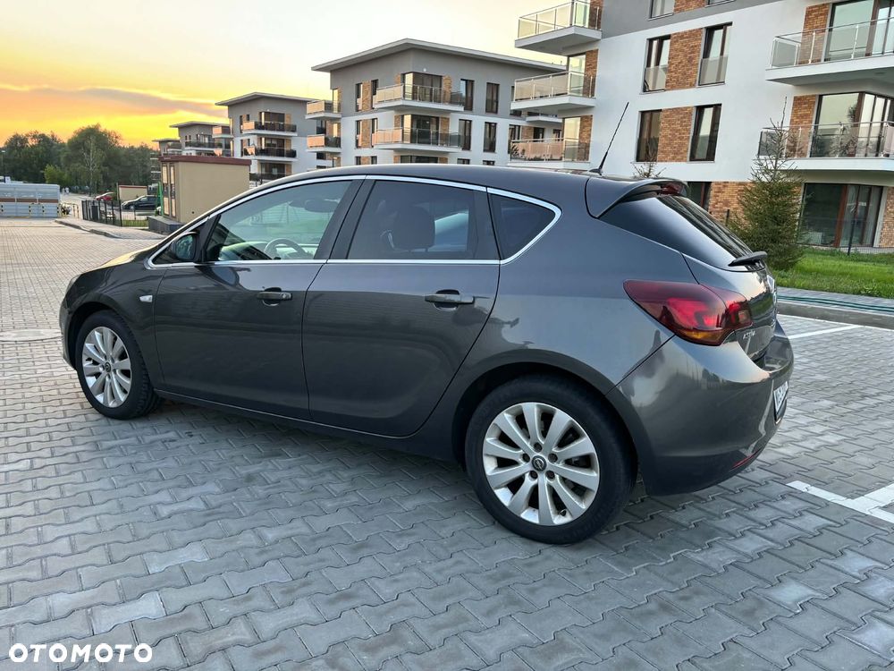 Opel Astra 1.7 CDTI Cosmo - 3