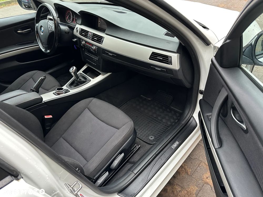 BMW Seria 3 318d DPF Edition Exclusive - 11