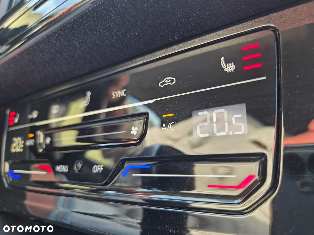 Volkswagen Passat 1.5 TSI EVO Elegance DSG - 21