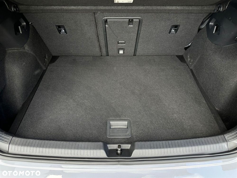 Volkswagen Golf VIII 2.0 TSI GTI DSG - 8