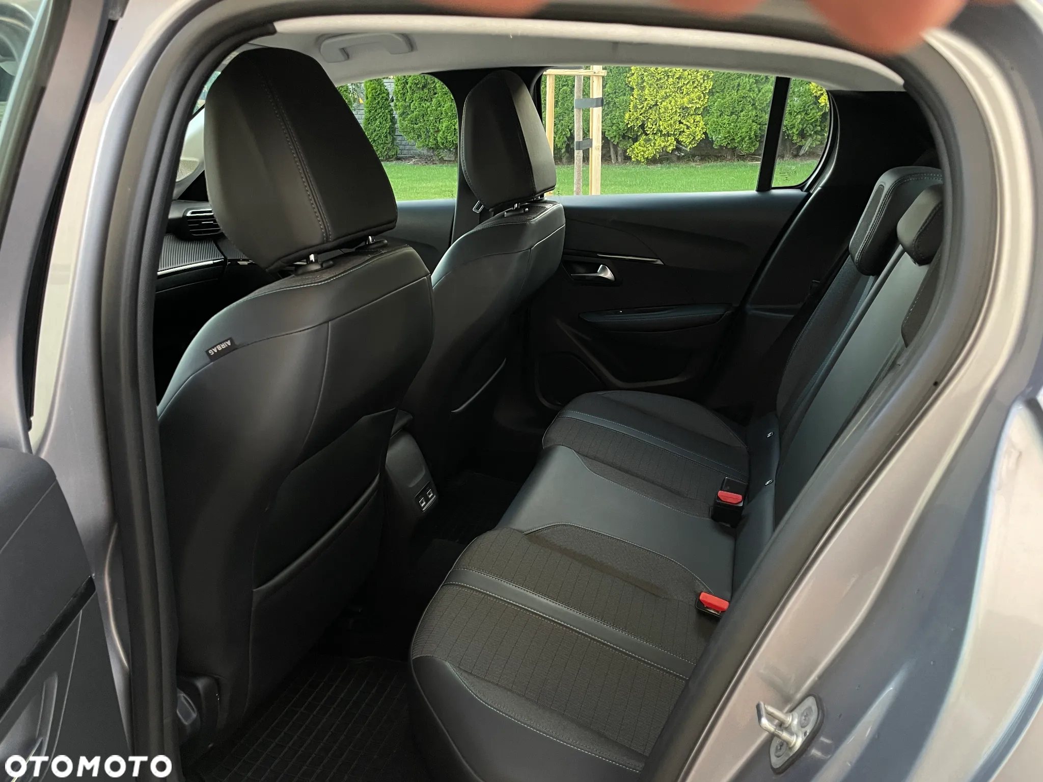 Peugeot 208 PureTech 100 EAT8 Allure Pack - 6