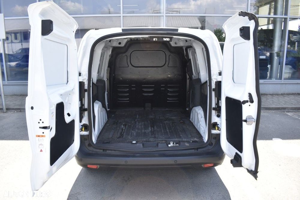 Ford Transit Courier - 8
