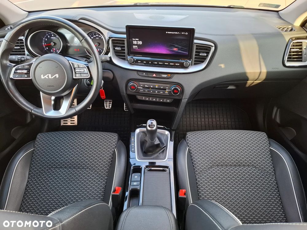 Kia Ceed 1.5 T-GDI GT-Line - 28