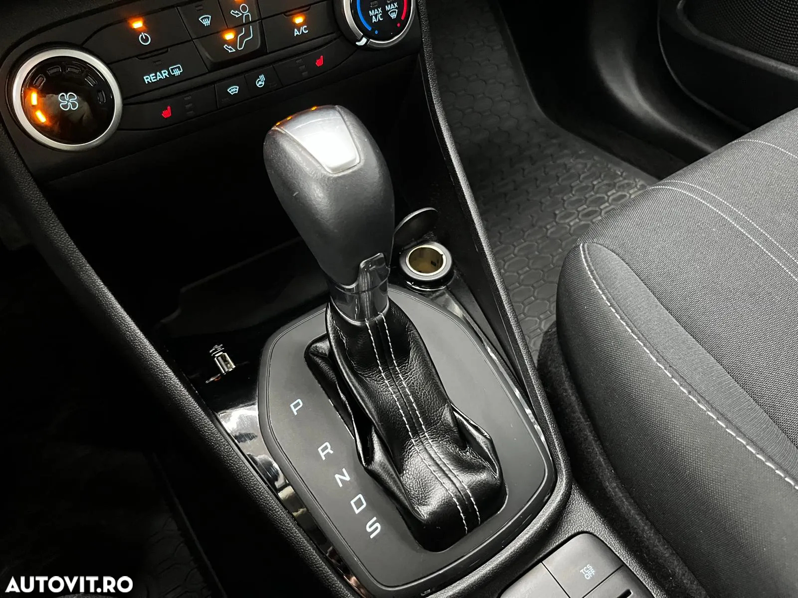 Ford Fiesta 1.0 EcoBoost Powershift Trend - 14