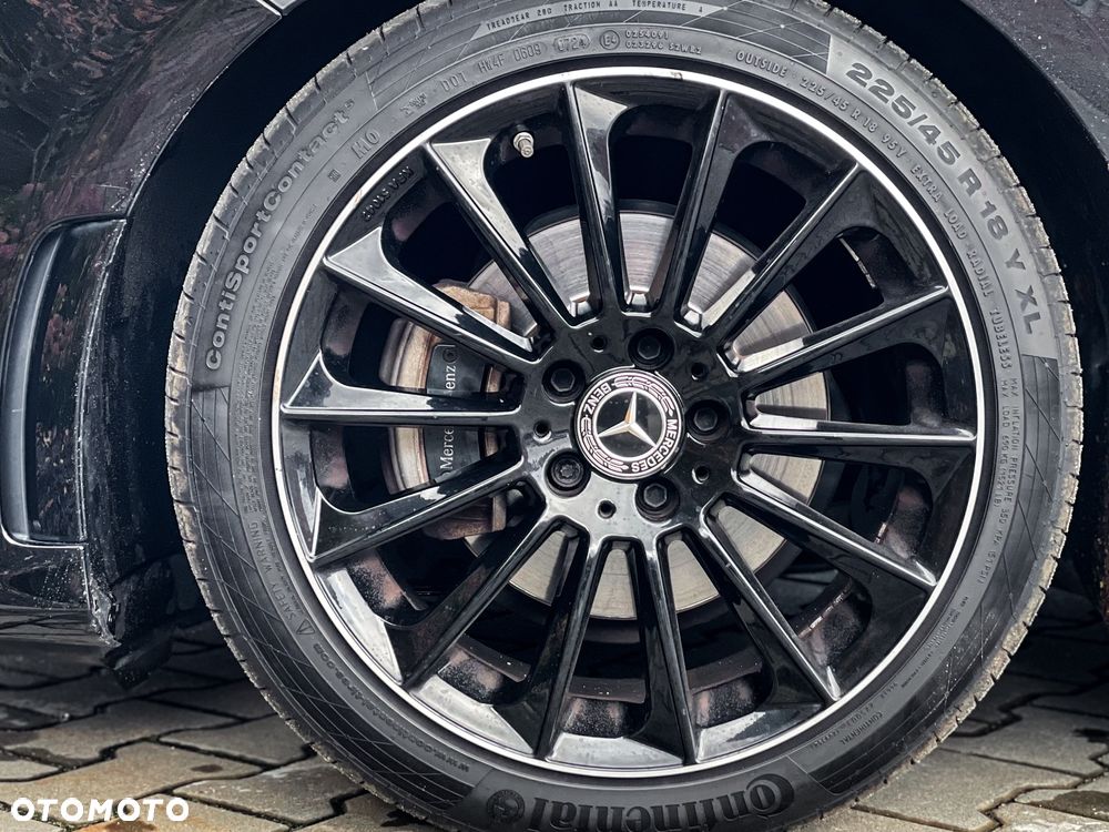 Mercedes-Benz Klasa A 180 7G-DCT AMG Line - 28