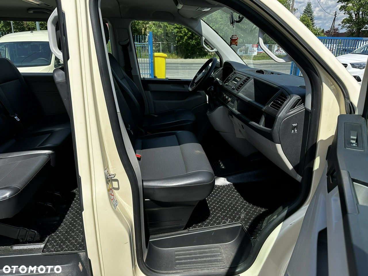 Volkswagen Caravelle 6.1 2.0 TDI L2 Highline DSG - 8