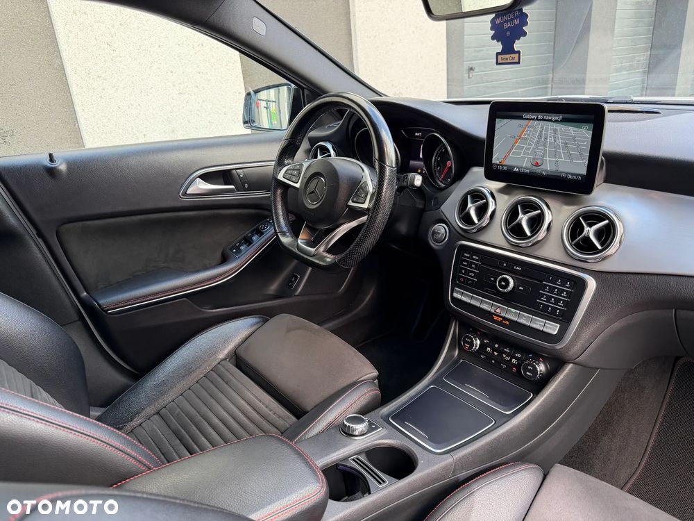 Mercedes-Benz GLA 220 4-Matic - 31