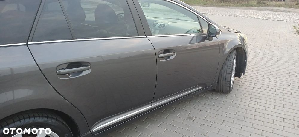 Toyota Avensis 2.2 D-4D Premium - 6