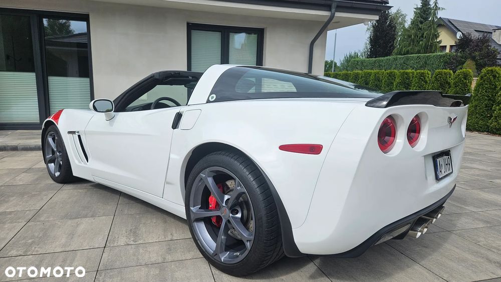 Chevrolet Corvette - 22