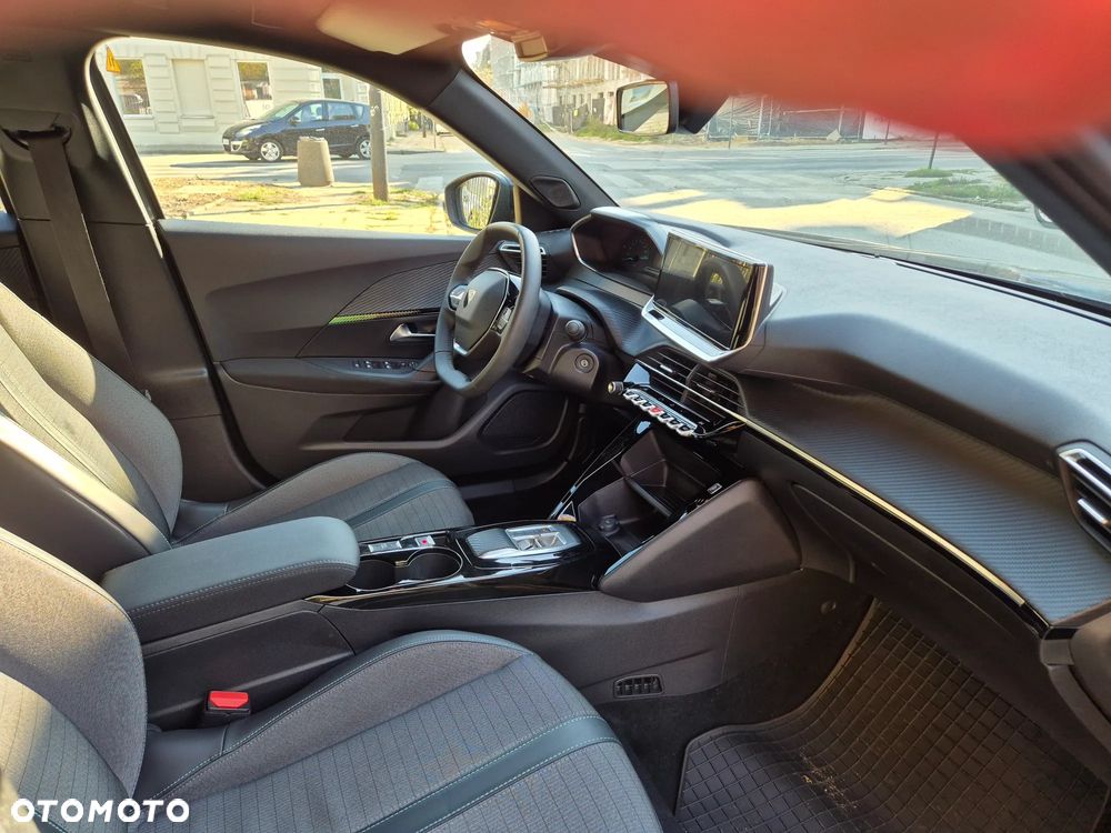 Peugeot 2008 e-2008 50kWh Allure - 13
