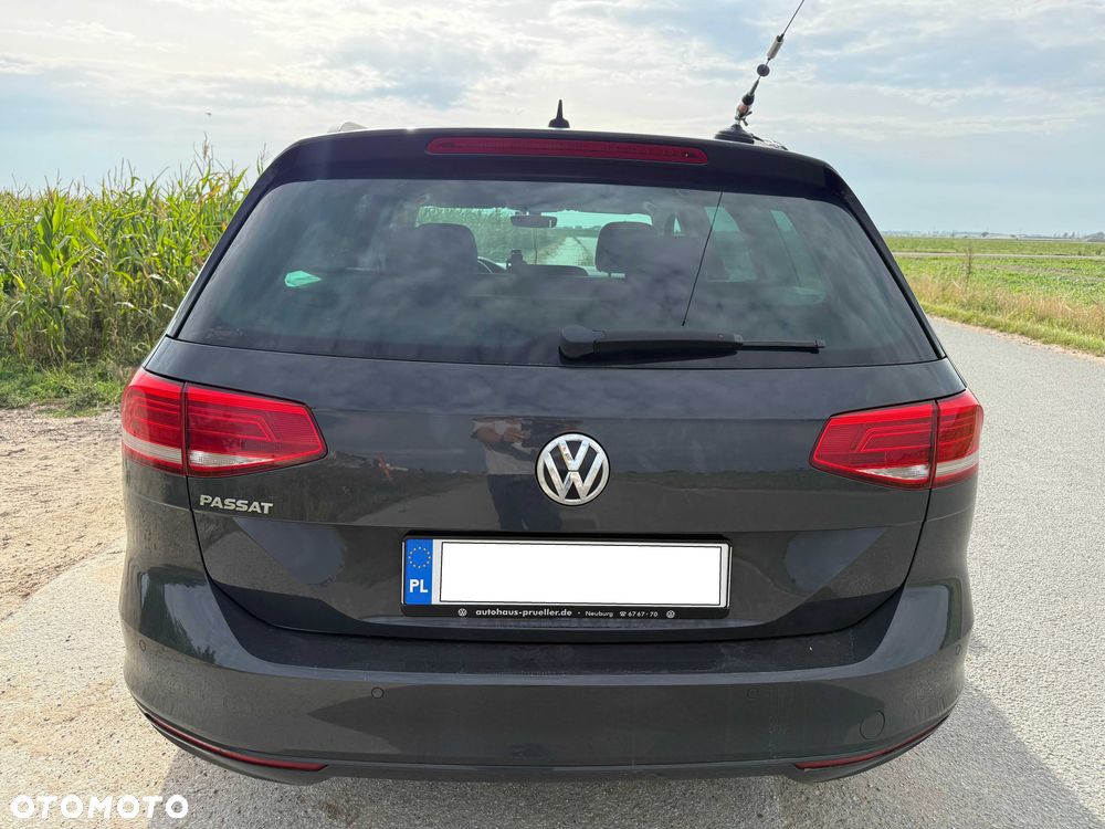 Volkswagen Passat - 2