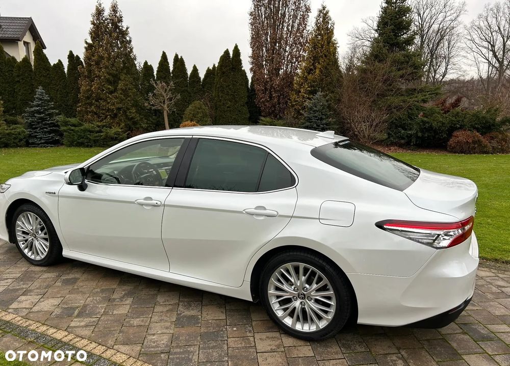 Toyota Camry - 6