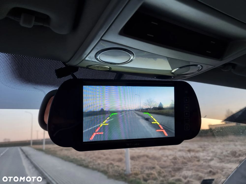 Volkswagen Multivan - 33