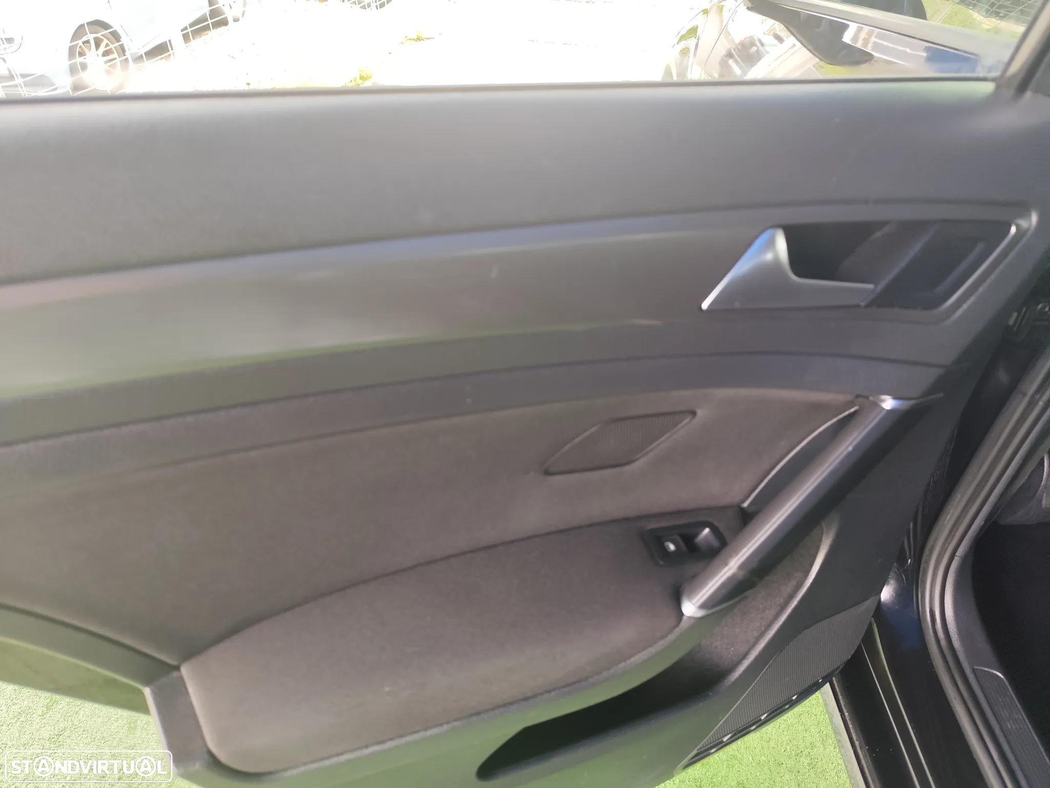 VW Golf 1.6 TDi Confortline - 23