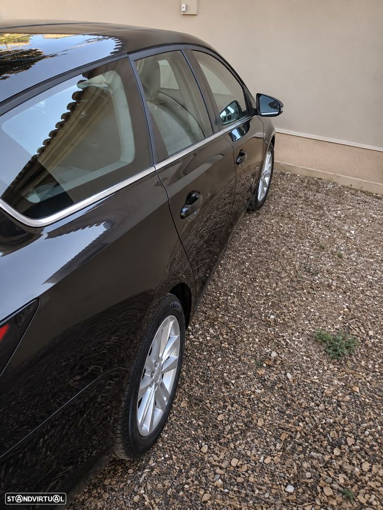 Toyota Auris 1.8 HSD Comfort - 4