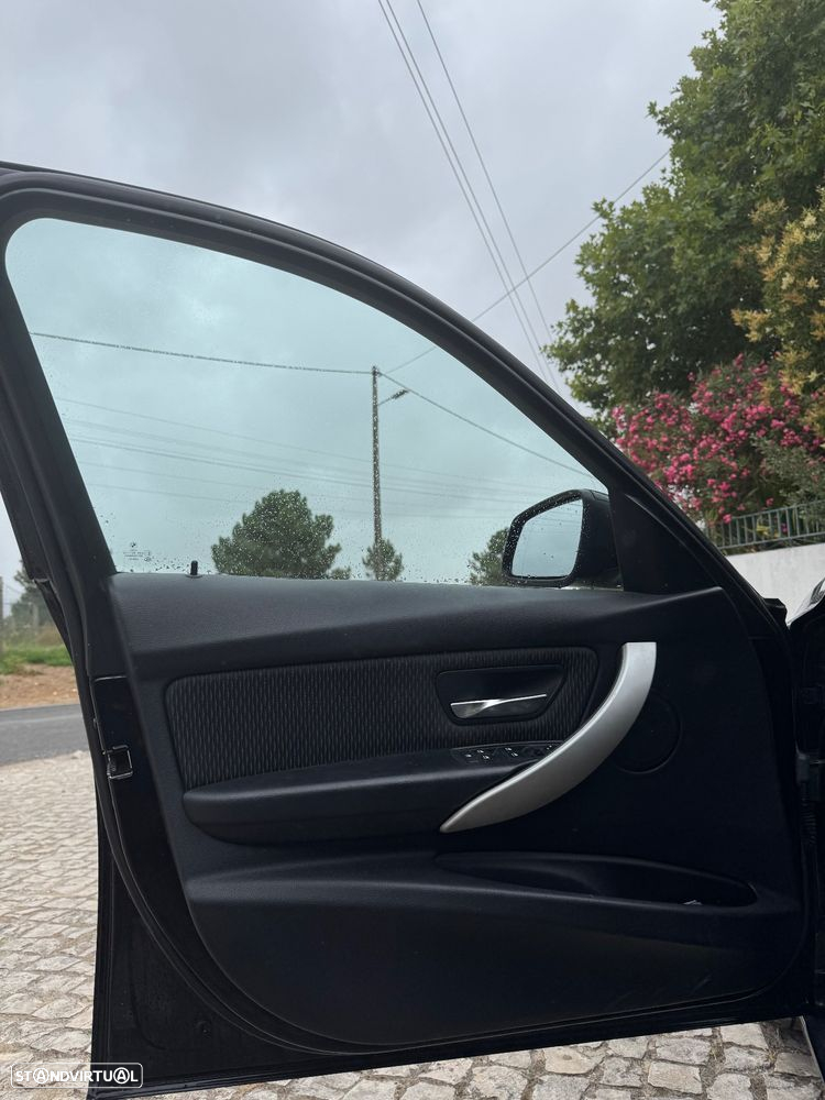 BMW 320 d Touring - 13