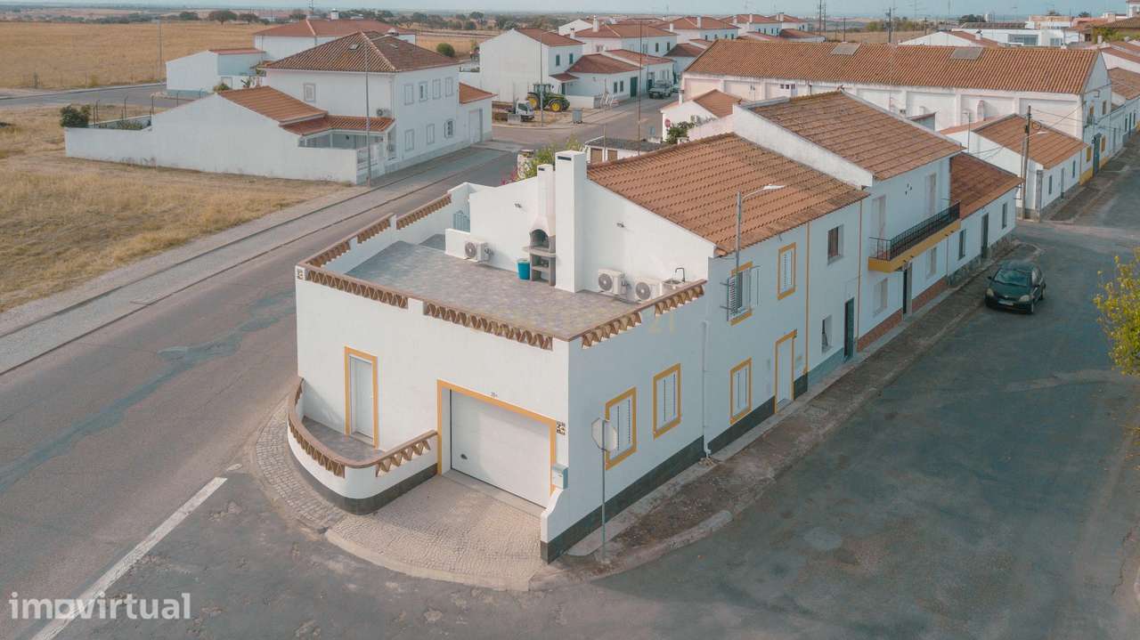 Moradia T3 com Terraços, Suite e Churrasqueira – Mourão, Alentejo - Grande imagem: 3/31
