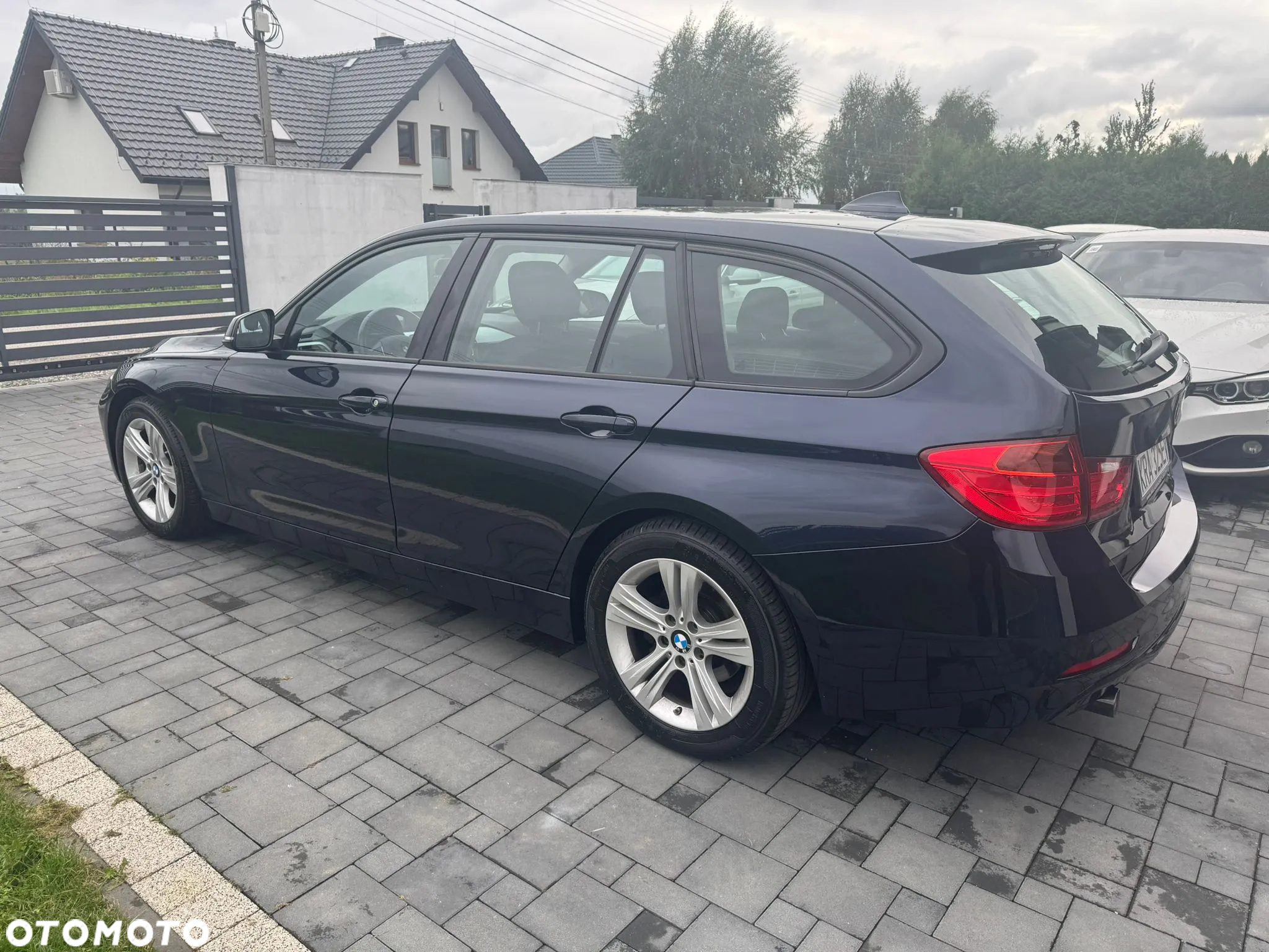 BMW Seria 3 318d Touring Sport Line - 7