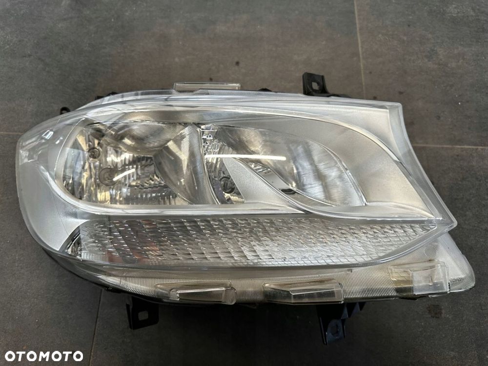 MERCEDES SPRINTER 907 910 LAMPA REFLEKTOR ZWYKLY PRAWY EUROPA A9109060100 - 1