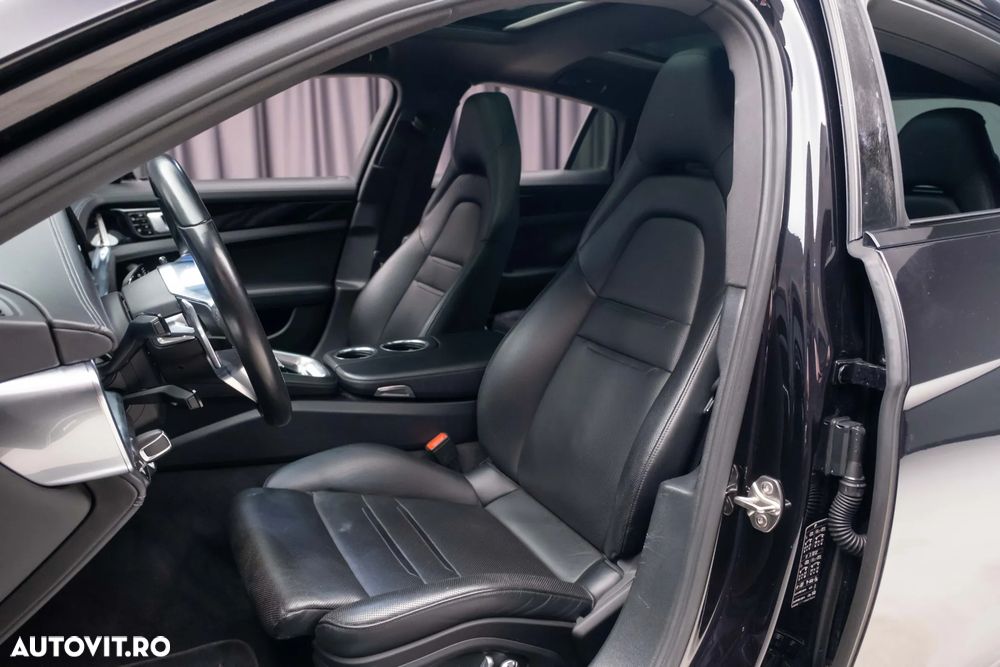 Porsche Panamera 4S - 19