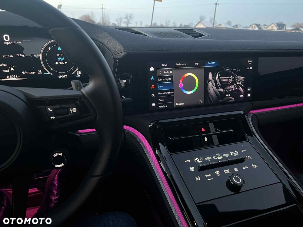 Porsche Panamera 4 - 24