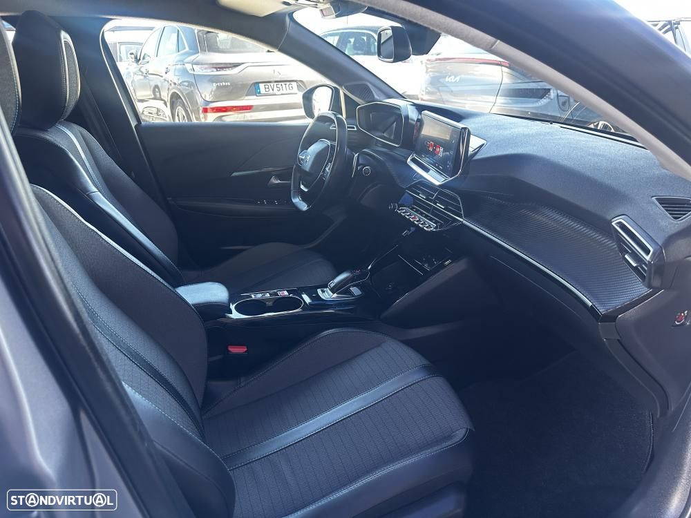 Peugeot 208 1.2 PureTech Allure EAT8 - 37