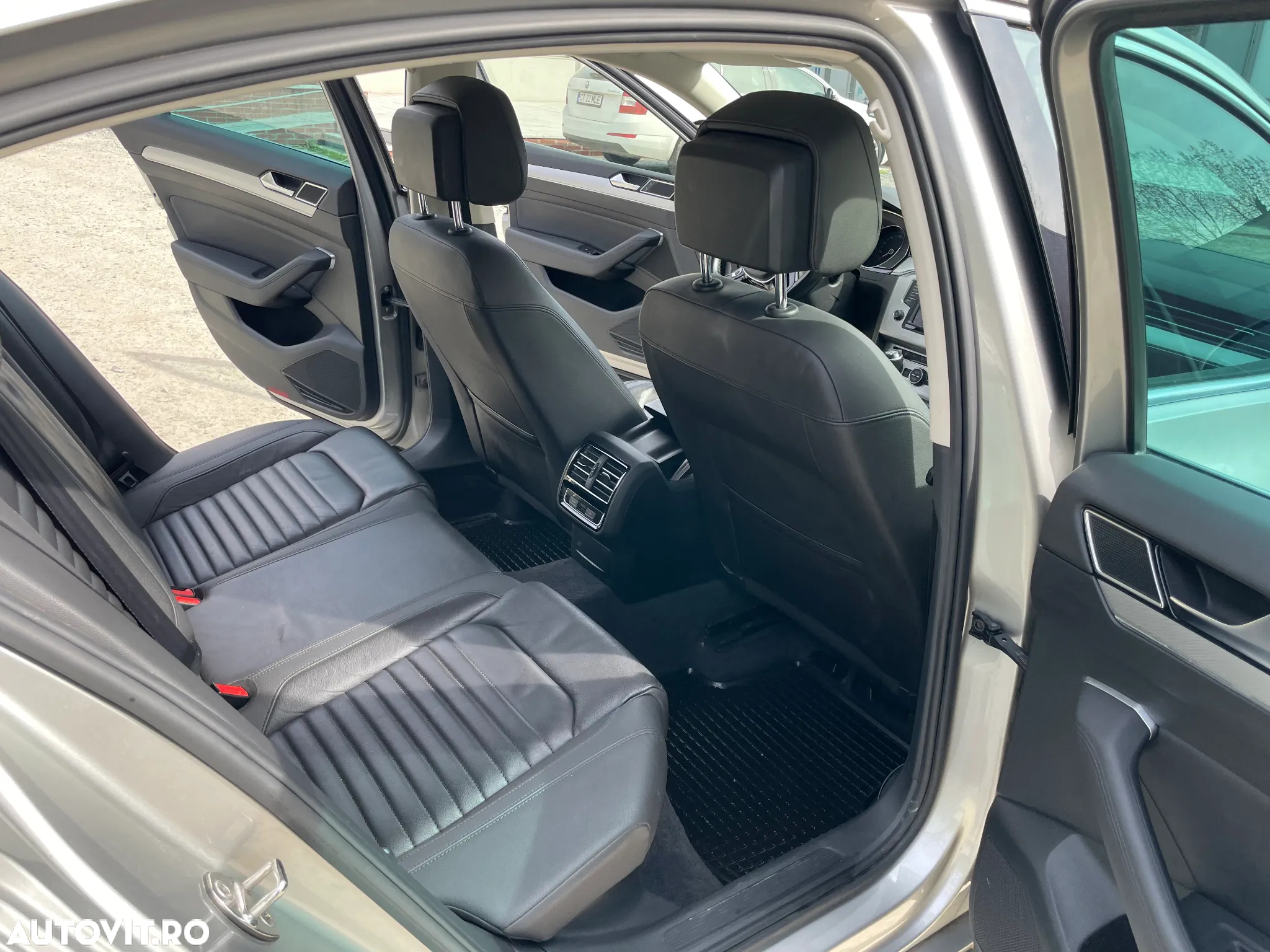 Volkswagen Passat 2.0 TDI Comfortline - 7