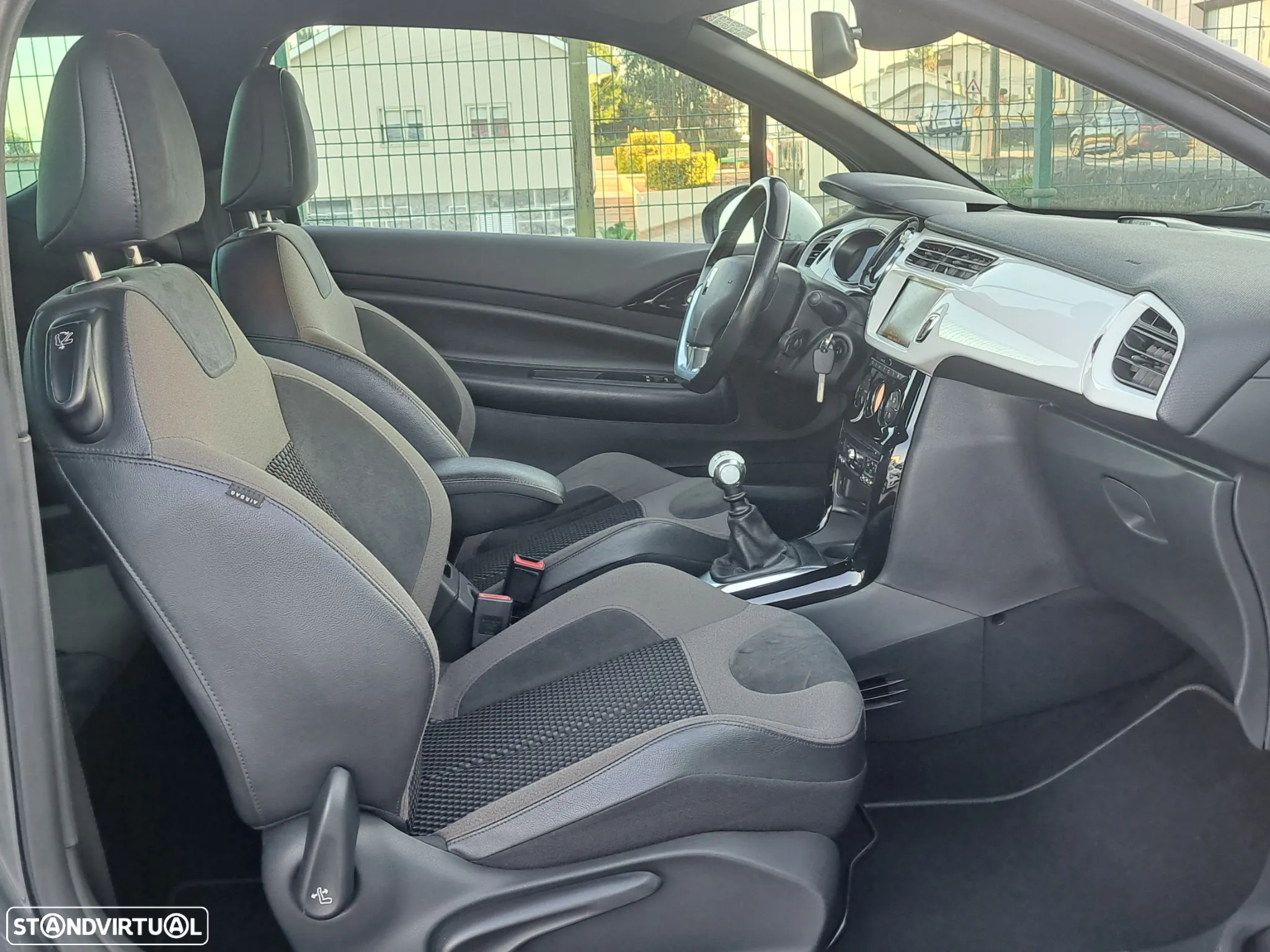 Citroën DS3 1.6 HDi Airdream Sport Chic - 14