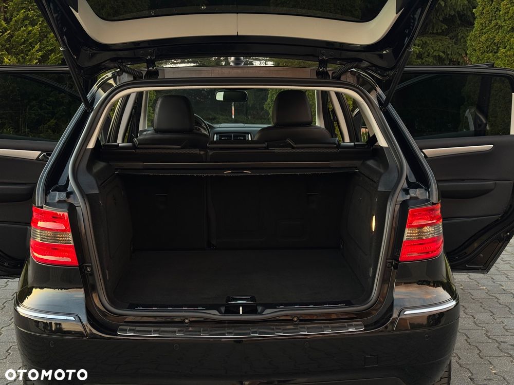 Mercedes-Benz Klasa B 180 BlueEFFICIENCY SPORT EDITION - 15